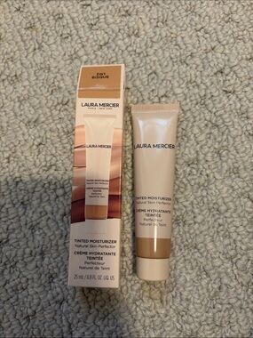 laura mercier Tinted Moisturizer Bisque (3W1)
